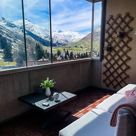 Top Modernes Apartment Im Herzen Von Andermatt Balkon & Bergblick Extérieur photo